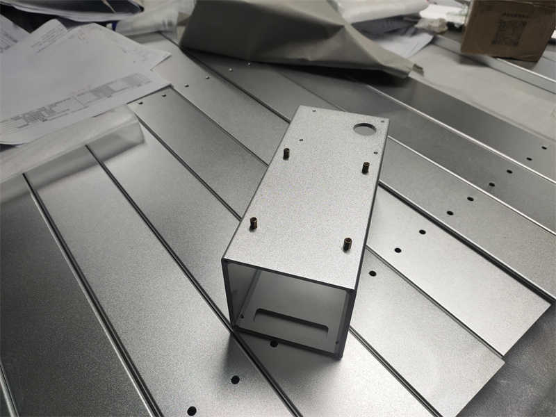 成人看片网站CNC開孔攻牙精鋸加工