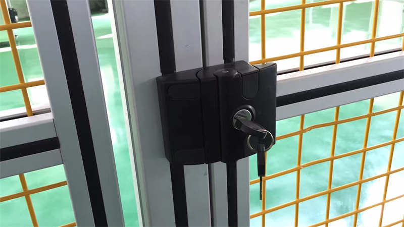 成人看片网站設備框架圍欄