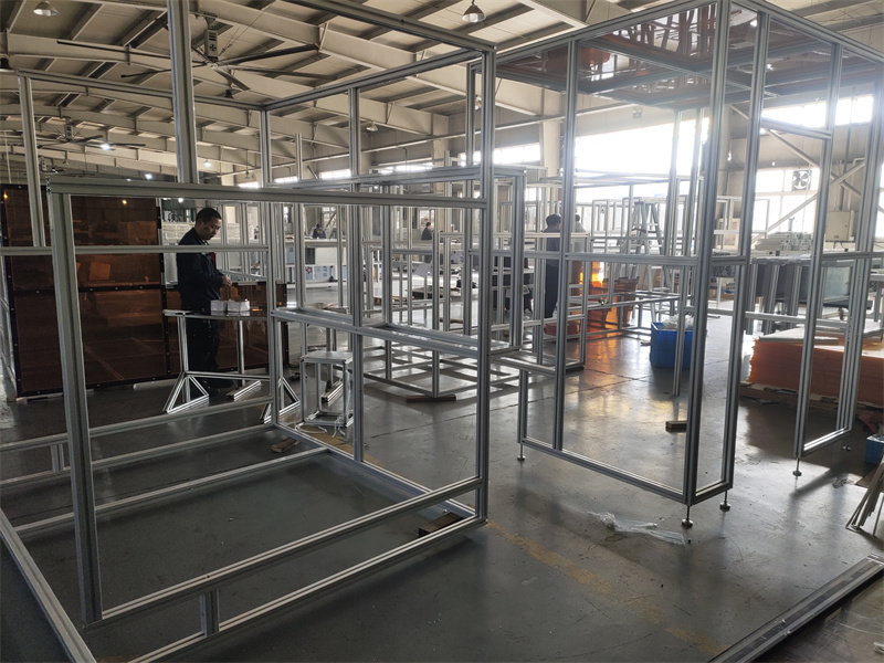 成人看片网站機器人防護罩