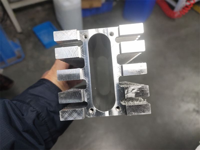 電池冷卻充電樁散熱設備散熱器成人看片网站