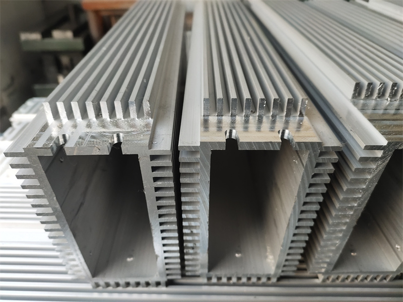 鋁材廠家開模定製