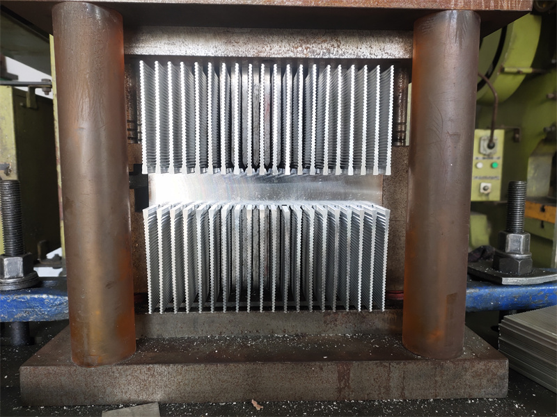 控製器散熱片可定製成人看片网站